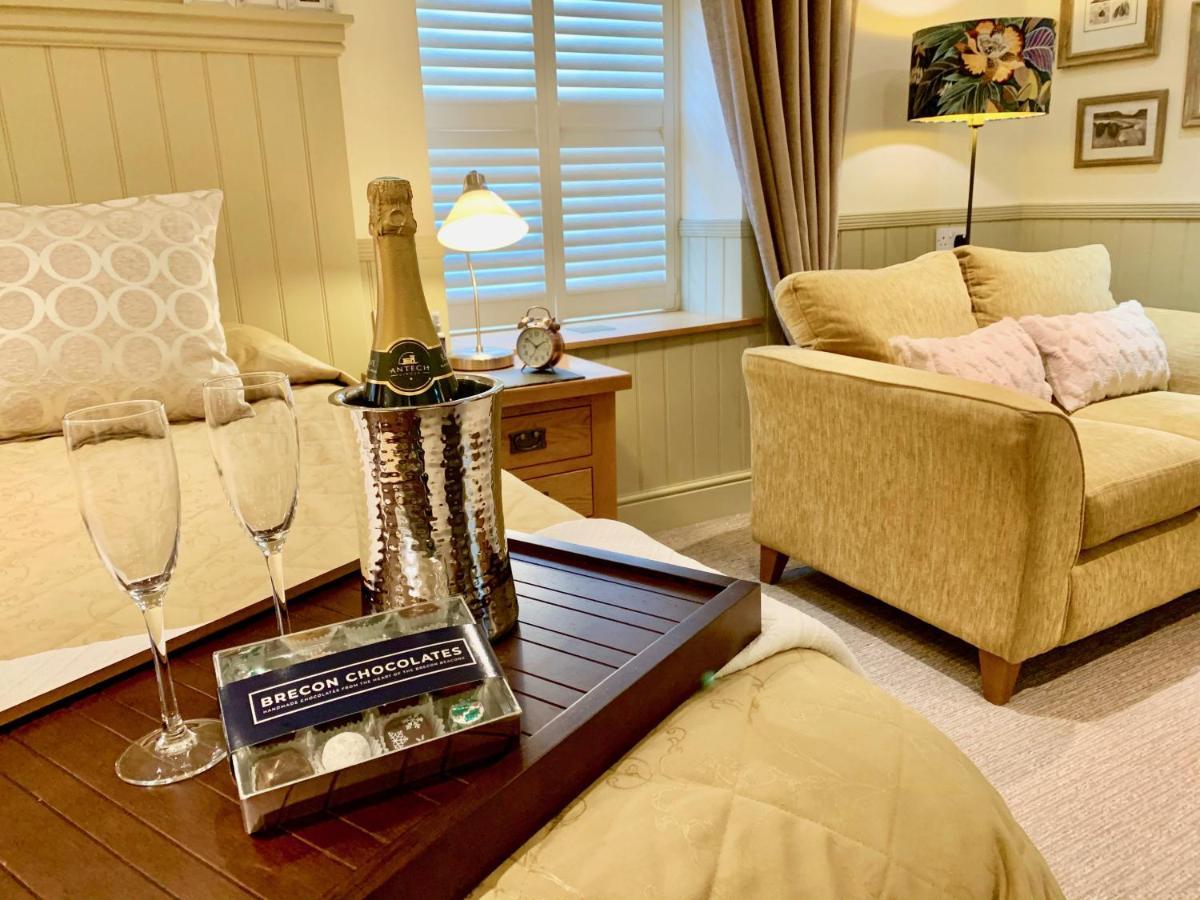 The Coach House Brecon Hotel Екстериор снимка